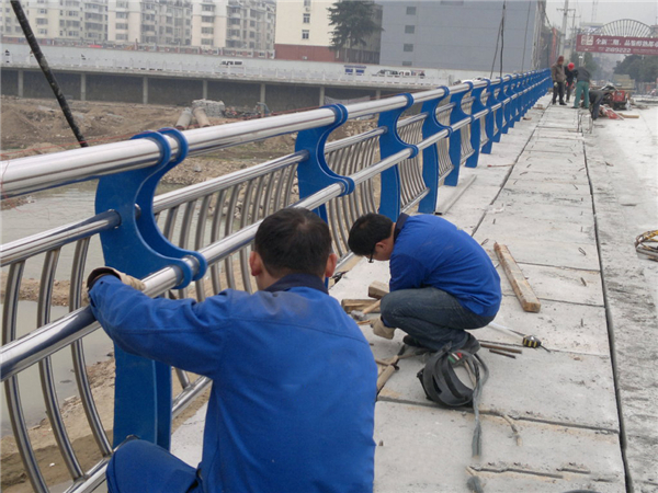 南昌不锈钢河道护栏的特性及其在城市景观中的应用